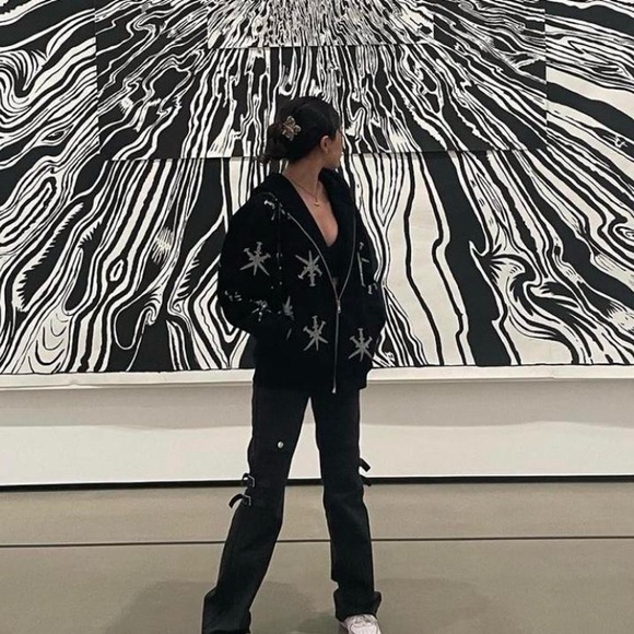 Unknown London Hoodie ⚔️ - Picture 3 of 3